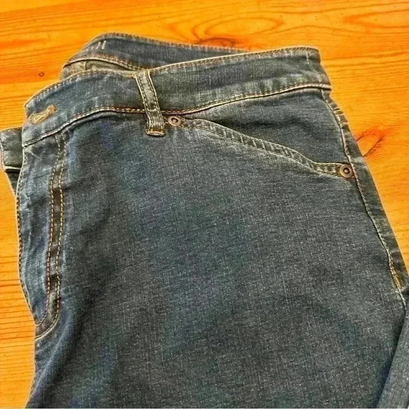 J.JILL TRIED & TRUE FIT MOVERN SLIM
98% COITON 2% LYCHAD SPANDEX - Picture 6 of 9